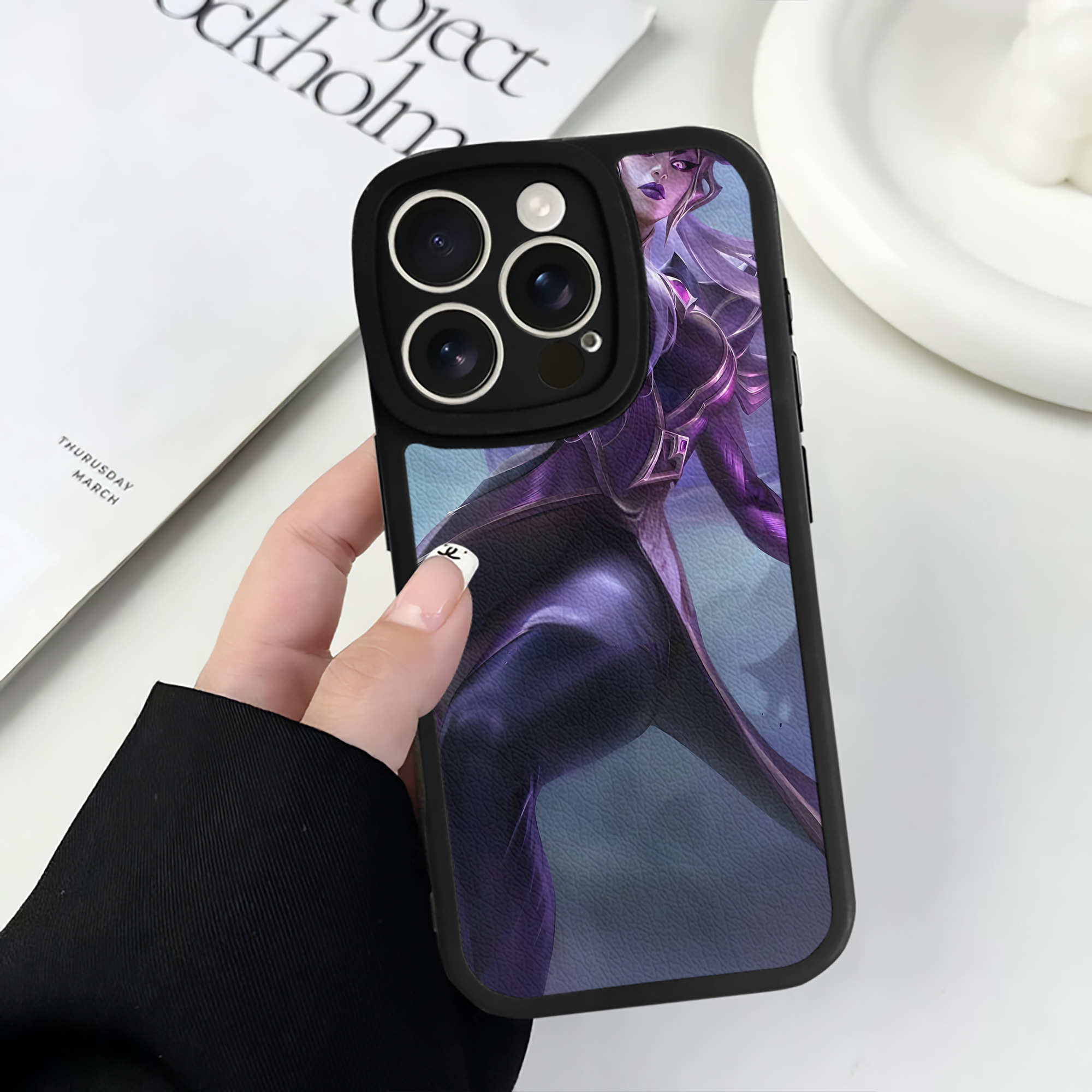リーグ・オブ・レジェンド League of Legends LOL 【iPhone 16シリーズ対応】シリコンスマホケース（レザー調） 材質：シリコン